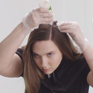 How to Apply Nutrisse Hair Color Step 3 - Apply to Roots